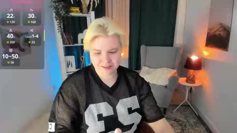 Snapshot of roxie_luna chatting on October 14, 2025, 8:31 pm Roxie online show from October 14, 2025, 8:31 pm