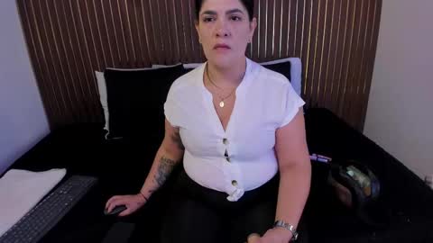 Roxie  online show from November 7, 2025, 12:05 pm