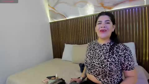 Roxie  online show from November 12, 2025, 12:16 pm