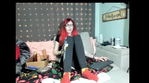 roxihazeleyes online show from February 9, 2025, 4:36 am