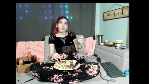 roxihazeleyes online show from February 12, 2025, 6:51 am