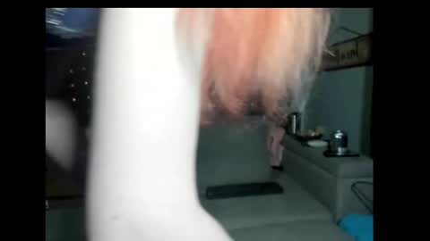 roxihazeleyes online show from March 4, 2025, 5:21 am