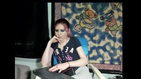 roxihazeleyes online show from March 8, 2025, 1:57 pm