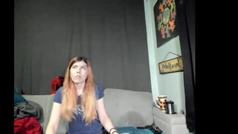 roxihazeleyes online show from October 22, 2025, 5:45 pm