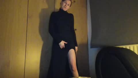 Snapshot of roxxxco chatting on March 7, 2025, 10:21 pm Tatyana online show from March 7, 2025, 10:21 pm