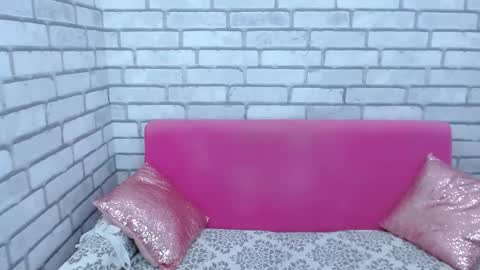 roxy_luxe online show from December 14, 2025, 8:09 am