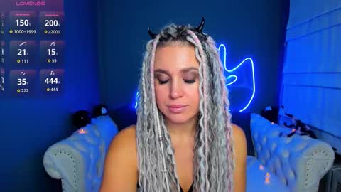 Snapshot of roxy_mars chatting on October 31, 2025, 1:28 am Roxy online show from October 31, 2025, 1:28 am