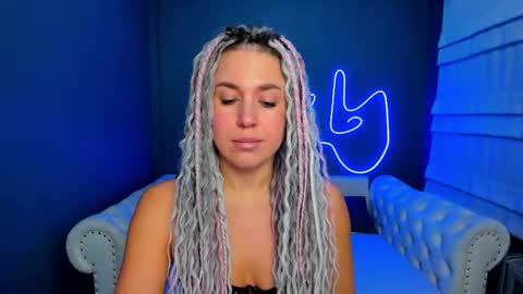 Snapshot of roxy_mars chatting on November 8, 2025, 2:01 am Roxy online show from November 8, 2025, 2:01 am