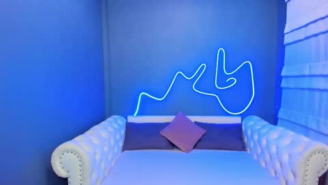 Snapshot of roxy_mars chatting on November 23, 2025, 1:49 am Roxy online show from November 23, 2025, 1:49 am