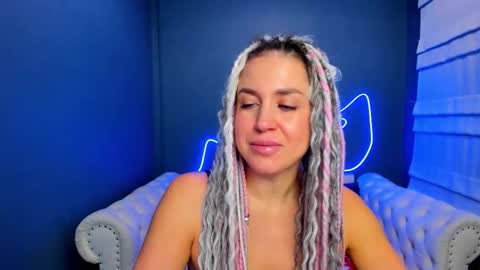 Snapshot of roxy_mars chatting on December 1, 2025, 1:32 am Roxy online show from December 1, 2025, 1:32 am