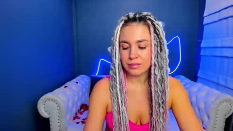 Snapshot of roxy_mars chatting on December 2, 2025, 1:33 am Roxy online show from December 2, 2025, 1:33 am