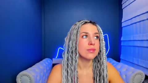 Snapshot of roxy_mars chatting on December 18, 2025, 1:44 am Roxy online show from December 18, 2025, 1:44 am