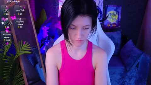 Snapshot of roxy_riot_ chatting on October 28, 2025, 1:31 am roxy_riot_ online show from October 28, 2025, 1:31 am