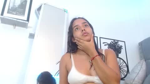 Snapshot of roxy_stone1 chatting on February 8, 2025, 10:19 pm roxy_stone1 online show from February 8, 2025, 10:19 pm