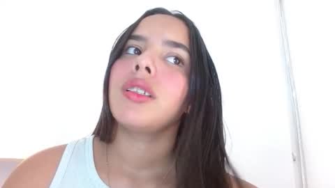 Snapshot of roxy_stone1 chatting on October 15, 2025, 7:25 pm roxy_stone1 online show from October 15, 2025, 7:25 pm