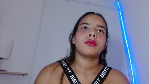 Snapshot of roxy_stone1 chatting on November 3, 2025, 7:26 pm roxy_stone1 online show from November 3, 2025, 7:26 pm