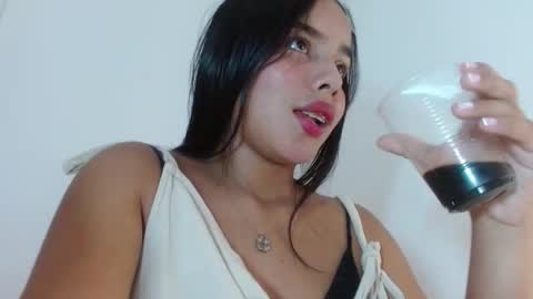 Snapshot of roxy_stone1 chatting on November 6, 2025, 7:26 pm roxy_stone1 online show from November 6, 2025, 7:26 pm