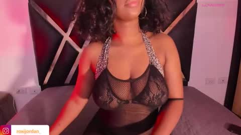 Snapshot of roxyjordan chatting on October 16, 2025, 11:11 am Roxxy Queen online show from October 16, 2025, 11:11 am