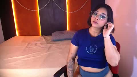 roxypalmer11 online show from November 20, 2025, 12:27 pm