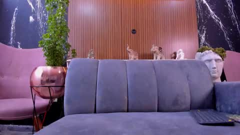 Roxy  online show from October 2, 2025, 3:19 pm