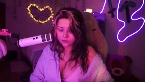 roxysuh online show from October 2, 2025, 8:10 am