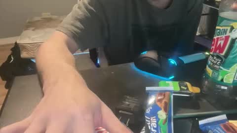 Royalty13m online show from November 17, 2025, 3:29 pm