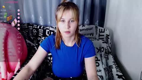 Snapshot of royangela chatting on September 13, 2025, 1:00 pm angela online show from September 13, 2025, 1:00 pm