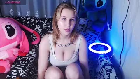 Snapshot of royangela chatting on September 23, 2025, 2:53 pm angela online show from September 23, 2025, 2:53 pm