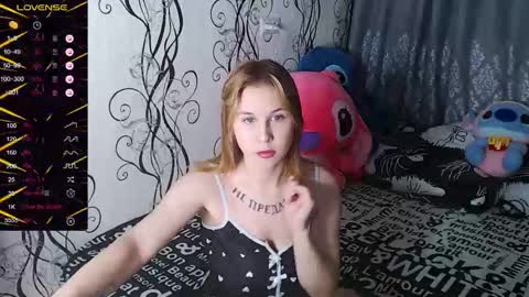 Snapshot of royangela chatting on September 30, 2025, 9:31 pm angela online show from September 30, 2025, 9:31 pm