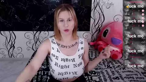 Snapshot of royangela chatting on October 8, 2025, 7:28 am angela online show from October 8, 2025, 7:28 am