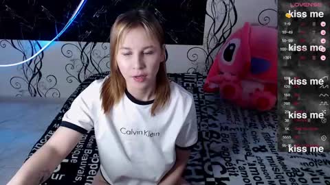 Snapshot of royangela chatting on October 13, 2025, 7:41 am angela online show from October 13, 2025, 7:41 am