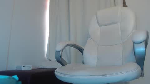 Rubi online show from October 12, 2025, 1:43 pm