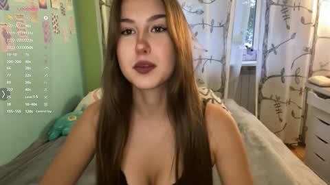 Snapshot of rubyejakobson chatting on September 17, 2025, 2:41 pm Leslie online show from September 17, 2025, 2:41 pm