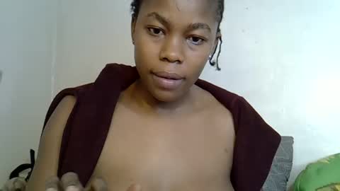Snapshot of ruemiles chatting on September 19, 2025, 11:16 pm Rue online show from September 19, 2025, 11:16 pm