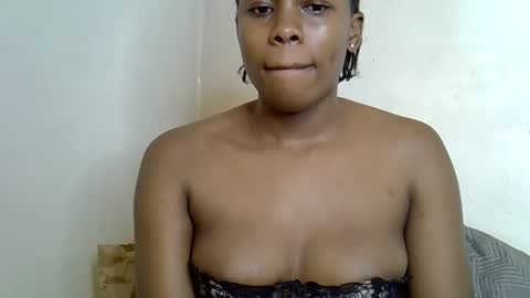 Snapshot of ruemiles chatting on September 30, 2025, 2:22 pm Rue online show from September 30, 2025, 2:22 pm