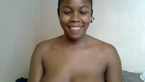 Snapshot of ruemiles chatting on October 2, 2025, 11:45 pm Rue online show from October 2, 2025, 11:45 pm