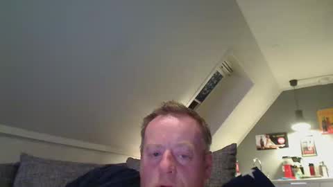 Snapshot of runepetter chatting on October 19, 2025, 12:00 am bignorwegian online show from October 19, 2025, 12:00 am