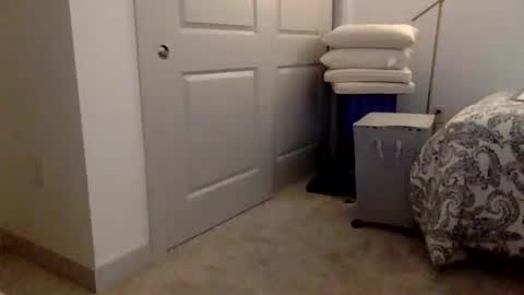 Snapshot of runner620 chatting on November 21, 2025, 1:54 pm Runner620 online show from November 21, 2025, 1:54 pm