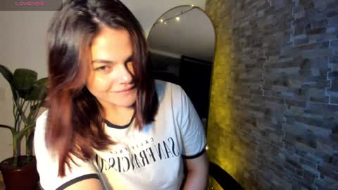 Snapshot of russcurley chatting on December 22, 2024, 3:00 am Lorenn online show from December 22, 2024, 3:00 am