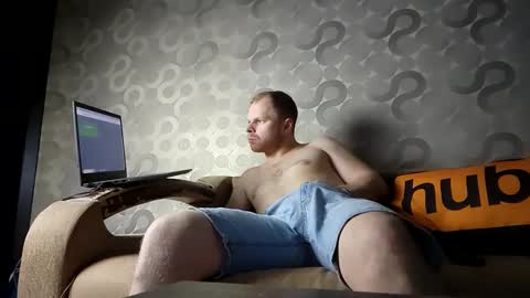Snapshot of russianbear1917 chatting on December 25, 2024, 5:58 am Mike online show from December 25, 2024, 5:58 am