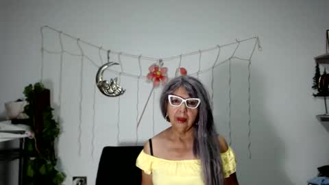 ruth_blue21 online show from December 29, 2024, 12:20 am