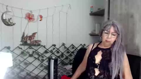 ruth_blue21 online show from February 22, 2025, 2:06 am