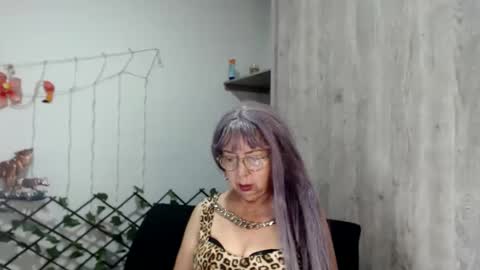 ruth_blue21 online show from March 10, 2025, 10:13 pm