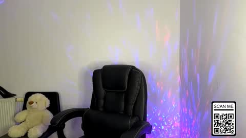 Nika online show from November 14, 2025, 5:22 pm