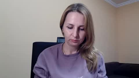 Snapshot of ruthpark chatting on October 13, 2025, 8:47 am Ruth online show from October 13, 2025, 8:47 am