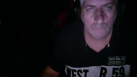 Snapshot of ruudok chatting on October 4, 2025, 1:03 am ruudok online show from October 4, 2025, 1:03 am