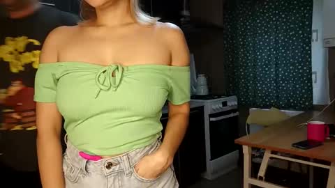 Snapshot of ruxandradanny chatting on October 3, 2025, 5:48 am ruxandradanny online show from October 3, 2025, 5:48 am