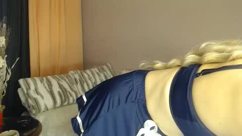 Snapshot of ruxandradanny chatting on October 29, 2025, 1:24 pm ruxandradanny online show from October 29, 2025, 1:24 pm