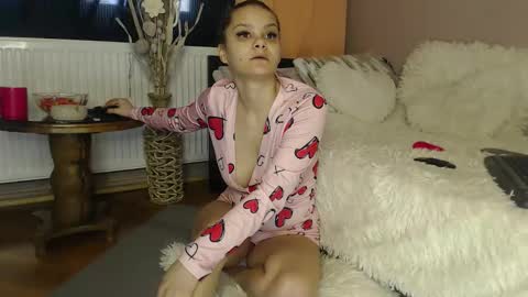 ruxandradanny online show from October 31, 2025, 8:48 am