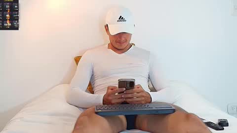 Sr Coast online show from November 3, 2025, 10:42 pm